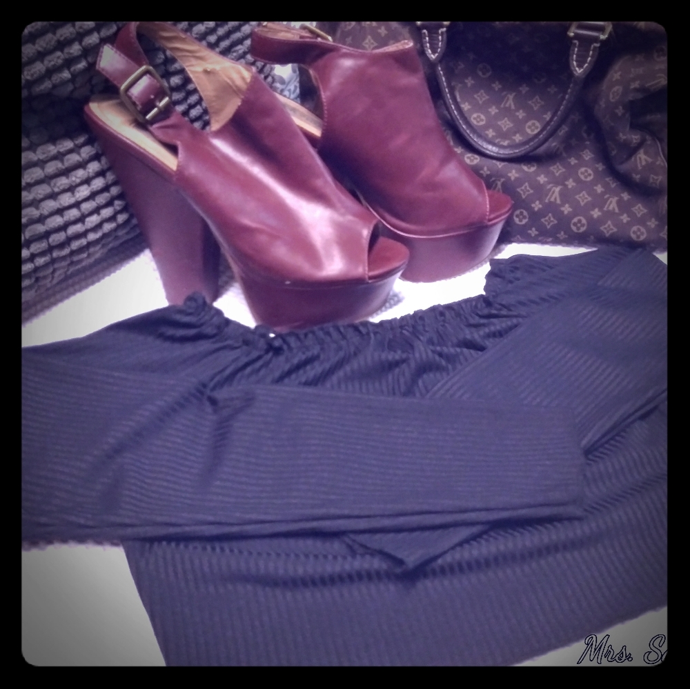 NWT  black crop top